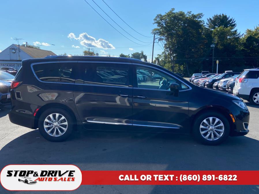 2018 Chrysler Pacifica Touring L FWD, available for sale in East Windsor, Connecticut | Stop & Drive Auto Sales. East Windsor, Connecticut 2018 Chrysler Pacifica Touring L FWD, available for sale in East Windsor, Connecticut | Stop & Drive Auto Sales. East Windsor, Connecticut