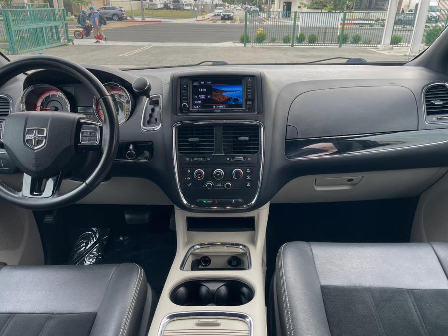 2018 Dodge Grand Caravan SXT Wagon, available for sale in Hawaiian Gardens, California | Luxe Motors. Hawaiian Gardens, California 2018 Dodge Grand Caravan SXT Wagon, available for sale in Hawaiian Gardens, California | Luxe Motors. Hawaiian Gardens, California