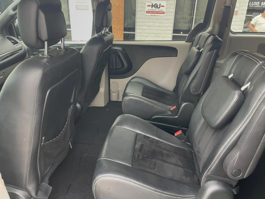 2018 Dodge Grand Caravan SXT Wagon, available for sale in Hawaiian Gardens, California | Luxe Motors. Hawaiian Gardens, California 2018 Dodge Grand Caravan SXT Wagon, available for sale in Hawaiian Gardens, California | Luxe Motors. Hawaiian Gardens, California