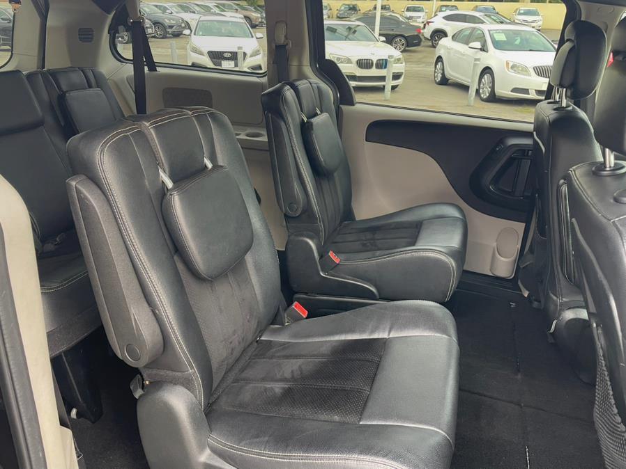 2018 Dodge Grand Caravan SXT Wagon, available for sale in Hawaiian Gardens, California | Luxe Motors. Hawaiian Gardens, California 2018 Dodge Grand Caravan SXT Wagon, available for sale in Hawaiian Gardens, California | Luxe Motors. Hawaiian Gardens, California