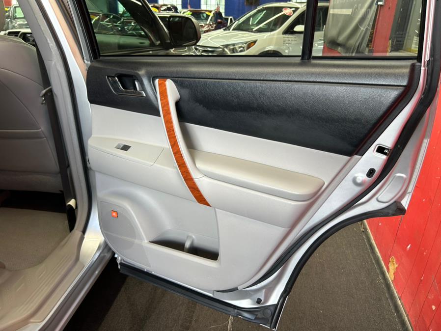 2010 Toyota Highlander 4WD 4dr V6 Limited, available for sale in Garfield, New Jersey | Urban Motors Collection. Garfield, New Jersey 2010 Toyota Highlander 4WD 4dr V6 Limited, available for sale in Garfield, New Jersey | Urban Motors Collection. Garfield, New Jersey