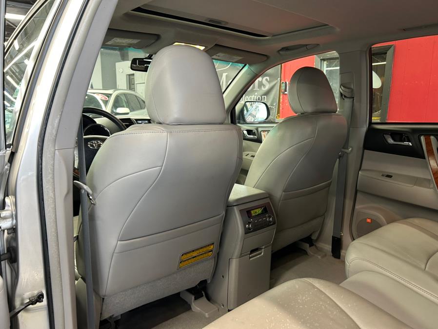 2010 Toyota Highlander 4WD 4dr V6 Limited, available for sale in Garfield, New Jersey | Urban Motors Collection. Garfield, New Jersey 2010 Toyota Highlander 4WD 4dr V6 Limited, available for sale in Garfield, New Jersey | Urban Motors Collection. Garfield, New Jersey