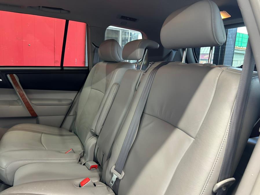 2010 Toyota Highlander 4WD 4dr V6 Limited, available for sale in Garfield, New Jersey | Urban Motors Collection. Garfield, New Jersey 2010 Toyota Highlander 4WD 4dr V6 Limited, available for sale in Garfield, New Jersey | Urban Motors Collection. Garfield, New Jersey