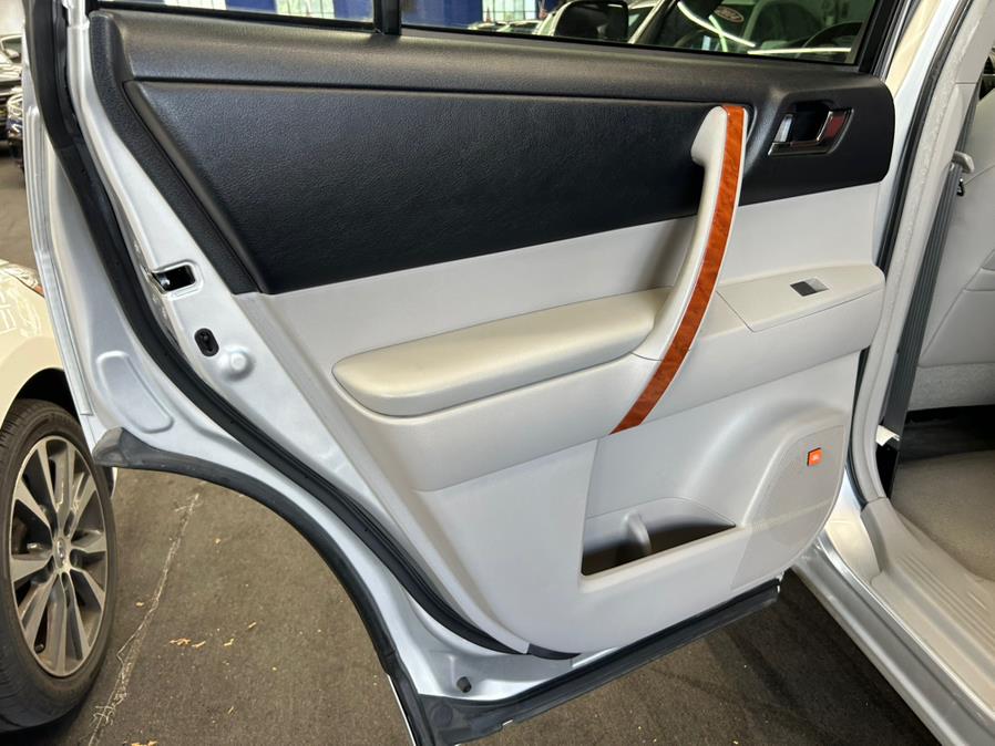 2010 Toyota Highlander 4WD 4dr V6 Limited, available for sale in Garfield, New Jersey | Urban Motors Collection. Garfield, New Jersey 2010 Toyota Highlander 4WD 4dr V6 Limited, available for sale in Garfield, New Jersey | Urban Motors Collection. Garfield, New Jersey