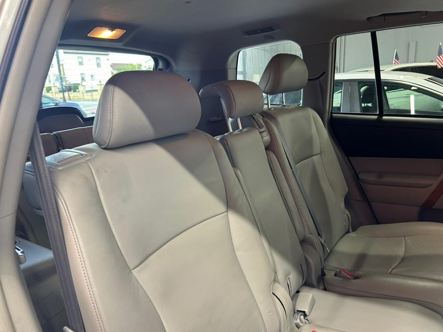2010 Toyota Highlander 4WD 4dr V6 Limited, available for sale in Garfield, New Jersey | Urban Motors Collection. Garfield, New Jersey 2010 Toyota Highlander 4WD 4dr V6 Limited, available for sale in Garfield, New Jersey | Urban Motors Collection. Garfield, New Jersey