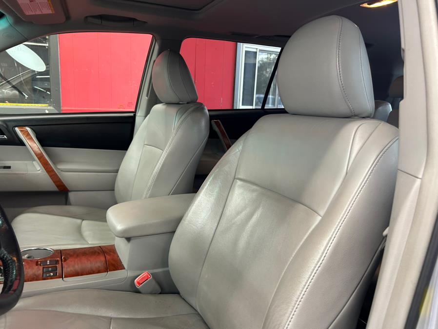 2010 Toyota Highlander 4WD 4dr V6 Limited, available for sale in Garfield, New Jersey | Urban Motors Collection. Garfield, New Jersey 2010 Toyota Highlander 4WD 4dr V6 Limited, available for sale in Garfield, New Jersey | Urban Motors Collection. Garfield, New Jersey