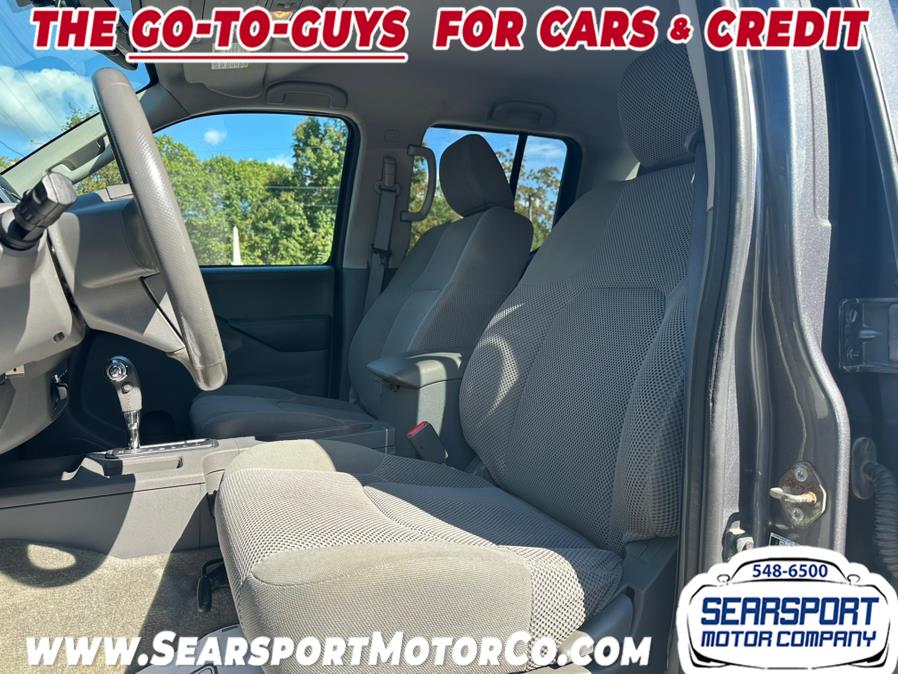 2016 Nissan Frontier Crew Cab SV photo 10