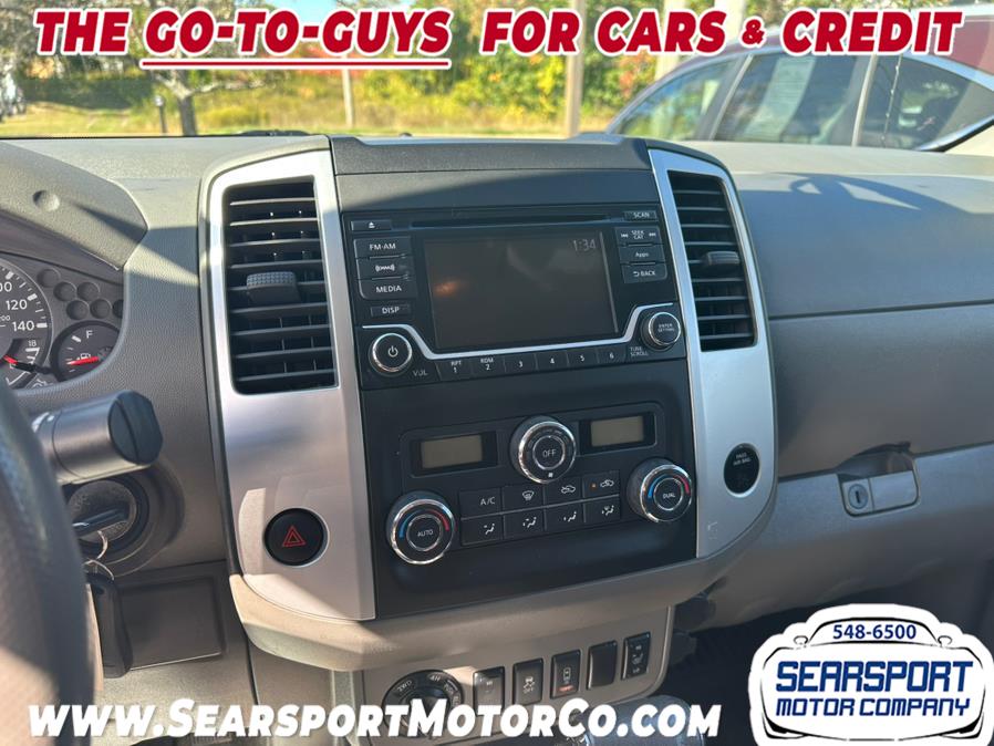 2016 Nissan Frontier Crew Cab SV photo 9