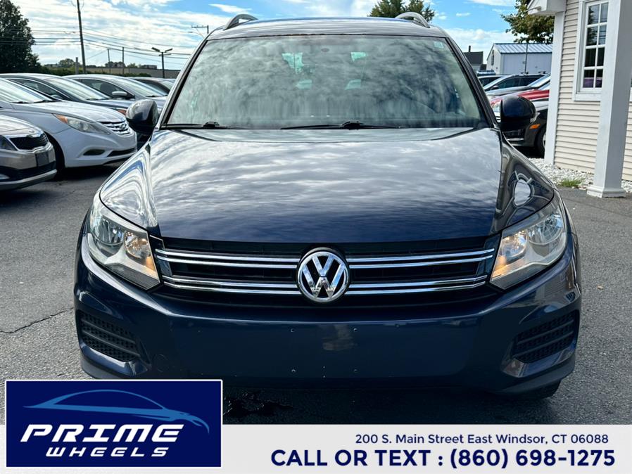 2015 Volkswagen Tiguan SE photo 2