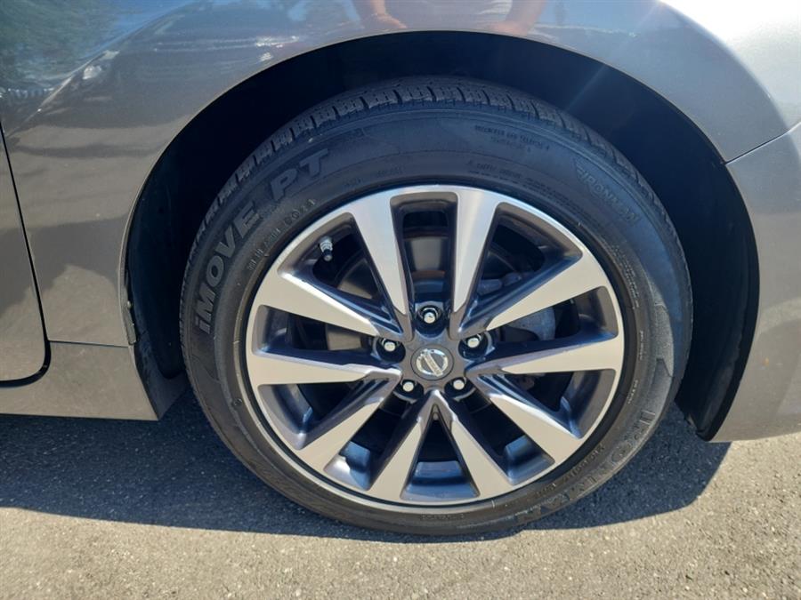 2017 Nissan Altima 2.5 SR Sedan, available for sale in Islip, New York | L.I. Auto Gallery. Islip, New York 2017 Nissan Altima 2.5 SR Sedan, available for sale in Islip, New York | L.I. Auto Gallery. Islip, New York