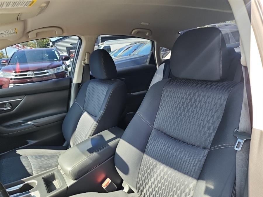2017 Nissan Altima 2.5 SR Sedan, available for sale in Islip, New York | L.I. Auto Gallery. Islip, New York 2017 Nissan Altima 2.5 SR Sedan, available for sale in Islip, New York | L.I. Auto Gallery. Islip, New York