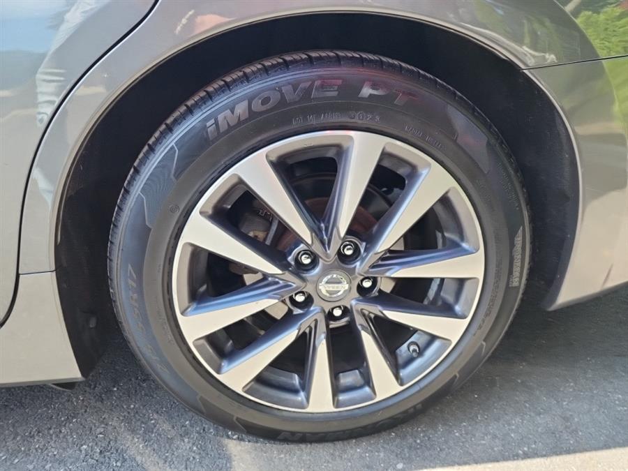 2017 Nissan Altima 2.5 SR Sedan, available for sale in Islip, New York | L.I. Auto Gallery. Islip, New York 2017 Nissan Altima 2.5 SR Sedan, available for sale in Islip, New York | L.I. Auto Gallery. Islip, New York