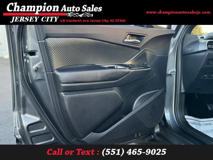 2019 Toyota C-HR XLE FWD (Natl), available for sale in Jersey City, New Jersey | Champion Auto Sales. Jersey City, New Jersey 2019 Toyota C-HR XLE FWD (Natl), available for sale in Jersey City, New Jersey | Champion Auto Sales. Jersey City, New Jersey