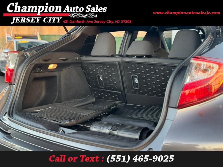 2019 Toyota C-HR XLE FWD (Natl), available for sale in Jersey City, New Jersey | Champion Auto Sales. Jersey City, New Jersey 2019 Toyota C-HR XLE FWD (Natl), available for sale in Jersey City, New Jersey | Champion Auto Sales. Jersey City, New Jersey