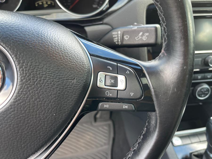 2015 Volkswagen Jetta Sedan 4dr DSG 2.0L TDI SEL, available for sale in Bloomfield, Connecticut | AXA Car Sales and Repair LLC. Bloomfield, Connecticut 2015 Volkswagen Jetta Sedan 4dr DSG 2.0L TDI SEL, available for sale in Bloomfield, Connecticut | AXA Car Sales and Repair LLC. Bloomfield, Connecticut