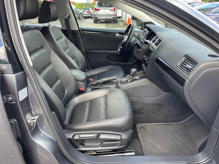 2015 Volkswagen Jetta Sedan 4dr DSG 2.0L TDI SEL, available for sale in Bloomfield, Connecticut | AXA Car Sales and Repair LLC. Bloomfield, Connecticut 2015 Volkswagen Jetta Sedan 4dr DSG 2.0L TDI SEL, available for sale in Bloomfield, Connecticut | AXA Car Sales and Repair LLC. Bloomfield, Connecticut
