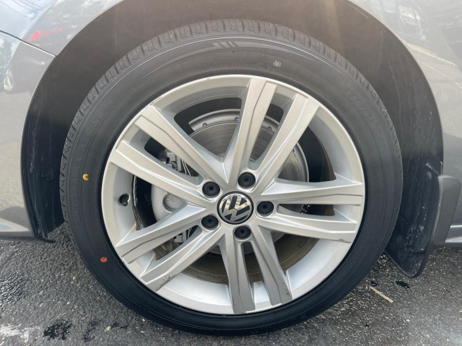 2015 Volkswagen Jetta Sedan 4dr DSG 2.0L TDI SEL, available for sale in Bloomfield, Connecticut | AXA Car Sales and Repair LLC. Bloomfield, Connecticut 2015 Volkswagen Jetta Sedan 4dr DSG 2.0L TDI SEL, available for sale in Bloomfield, Connecticut | AXA Car Sales and Repair LLC. Bloomfield, Connecticut