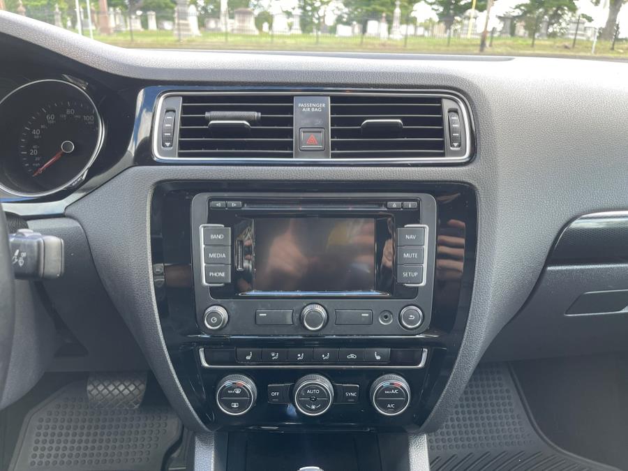 2015 Volkswagen Jetta Sedan 4dr DSG 2.0L TDI SEL, available for sale in Bloomfield, Connecticut | AXA Car Sales and Repair LLC. Bloomfield, Connecticut 2015 Volkswagen Jetta Sedan 4dr DSG 2.0L TDI SEL, available for sale in Bloomfield, Connecticut | AXA Car Sales and Repair LLC. Bloomfield, Connecticut
