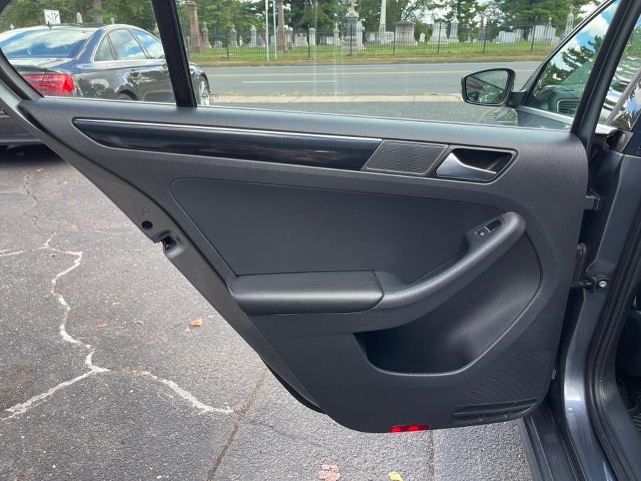 2015 Volkswagen Jetta Sedan 4dr DSG 2.0L TDI SEL, available for sale in Bloomfield, Connecticut | AXA Car Sales and Repair LLC. Bloomfield, Connecticut 2015 Volkswagen Jetta Sedan 4dr DSG 2.0L TDI SEL, available for sale in Bloomfield, Connecticut | AXA Car Sales and Repair LLC. Bloomfield, Connecticut