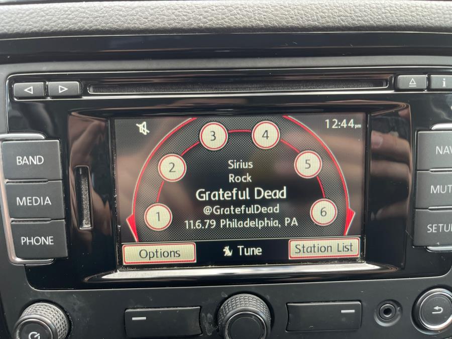 2015 Volkswagen Jetta Sedan 4dr DSG 2.0L TDI SEL, available for sale in Bloomfield, Connecticut | AXA Car Sales and Repair LLC. Bloomfield, Connecticut 2015 Volkswagen Jetta Sedan 4dr DSG 2.0L TDI SEL, available for sale in Bloomfield, Connecticut | AXA Car Sales and Repair LLC. Bloomfield, Connecticut