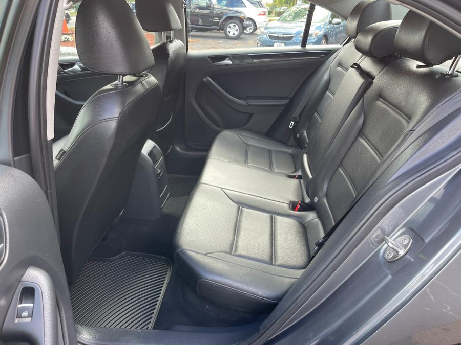 2015 Volkswagen Jetta Sedan 4dr DSG 2.0L TDI SEL, available for sale in Bloomfield, Connecticut | AXA Car Sales and Repair LLC. Bloomfield, Connecticut 2015 Volkswagen Jetta Sedan 4dr DSG 2.0L TDI SEL, available for sale in Bloomfield, Connecticut | AXA Car Sales and Repair LLC. Bloomfield, Connecticut
