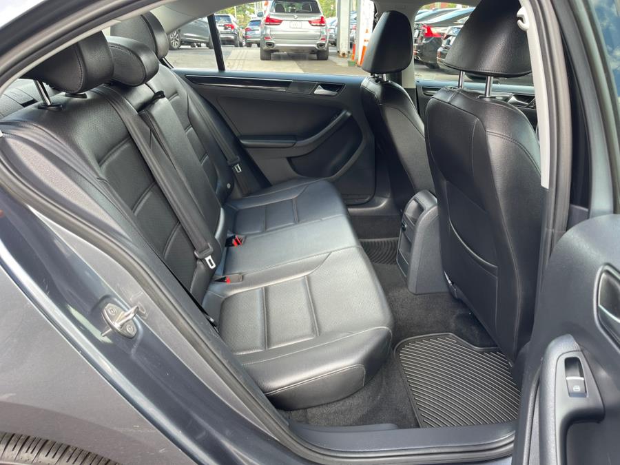 2015 Volkswagen Jetta Sedan 4dr DSG 2.0L TDI SEL, available for sale in Bloomfield, Connecticut | AXA Car Sales and Repair LLC. Bloomfield, Connecticut 2015 Volkswagen Jetta Sedan 4dr DSG 2.0L TDI SEL, available for sale in Bloomfield, Connecticut | AXA Car Sales and Repair LLC. Bloomfield, Connecticut
