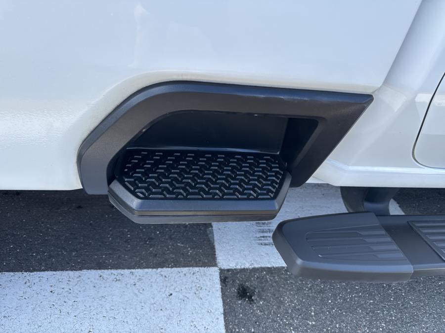 2020 GMC Sierra 2500HD 4WD Crew Cab, available for sale in Waterbury, Connecticut | National Auto Brokers, Inc.. Waterbury, Connecticut 2020 GMC Sierra 2500HD 4WD Crew Cab, available for sale in Waterbury, Connecticut | National Auto Brokers, Inc.. Waterbury, Connecticut