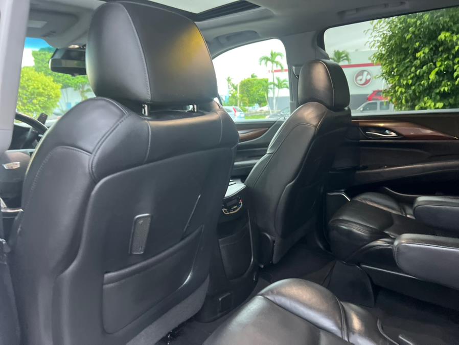 2018 Cadillac Escalade ESV 4WD 4dr Luxury, available for sale in Hialeah, Florida | The Palm Motors LLC. Hialeah, Florida 2018 Cadillac Escalade ESV 4WD 4dr Luxury, available for sale in Hialeah, Florida | The Palm Motors LLC. Hialeah, Florida