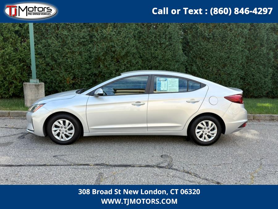 2019 Hyundai Elantra SE photo 2