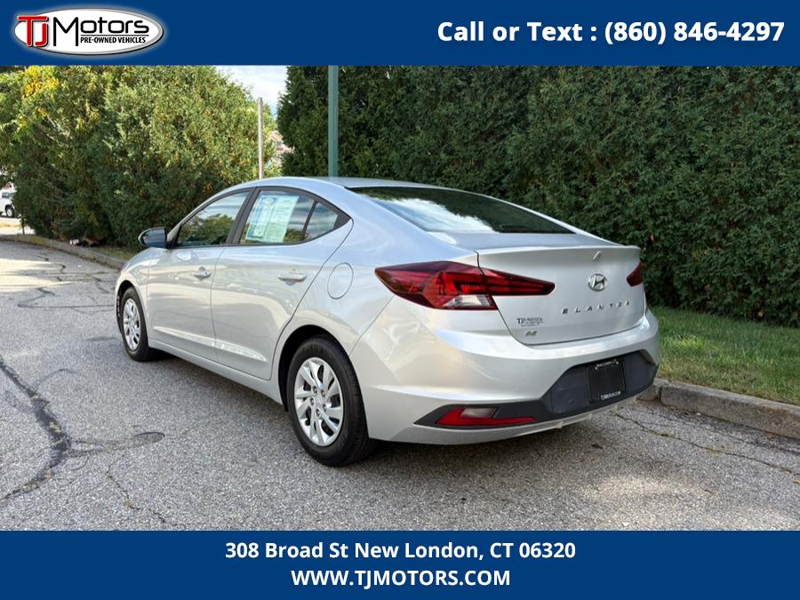 2019 Hyundai Elantra SE photo 4
