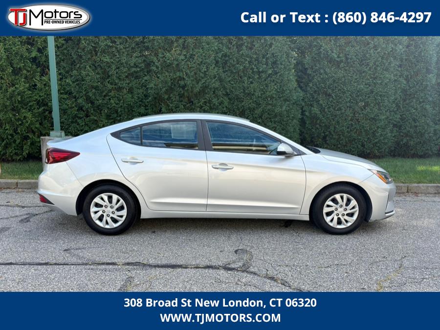 2019 Hyundai Elantra SE photo 3