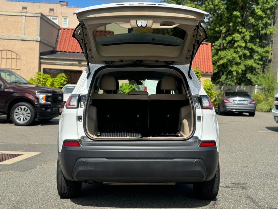 2019 Jeep Cherokee Latitude photo 2