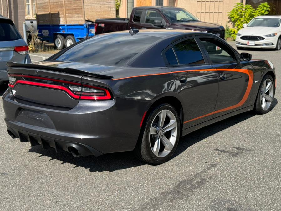 2017 Dodge Charger R/T photo 4