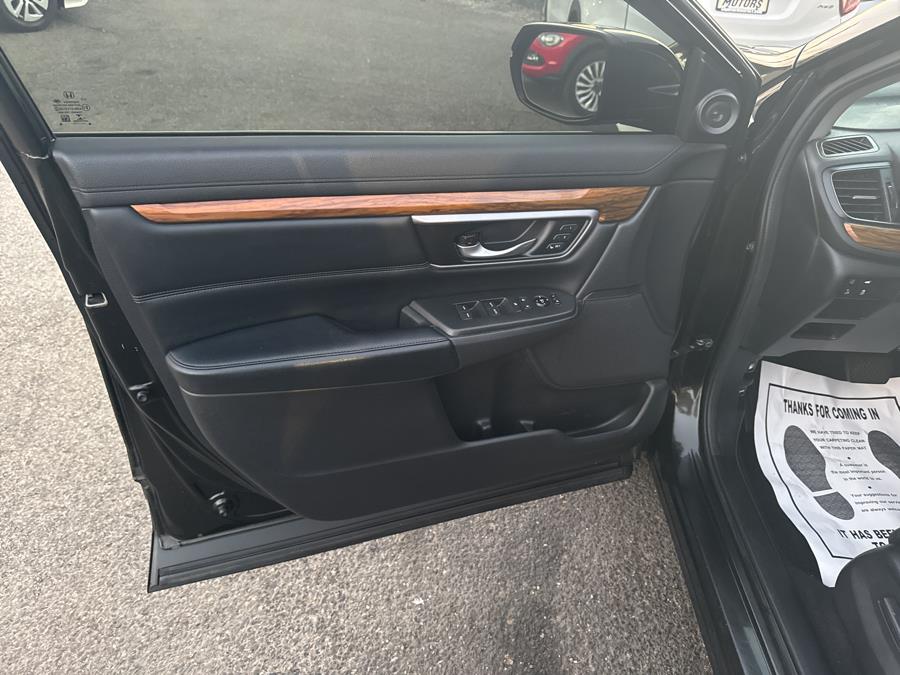 2017 Honda CR-V Touring AWD, available for sale in Milford, Connecticut | Korhan LLC DBA Superior Motors. Milford, Connecticut 2017 Honda CR-V Touring AWD, available for sale in Milford, Connecticut | Korhan LLC DBA Superior Motors. Milford, Connecticut