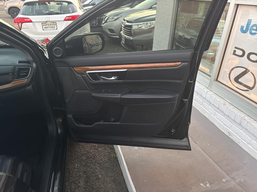 2017 Honda CR-V Touring AWD, available for sale in Milford, Connecticut | Korhan LLC DBA Superior Motors. Milford, Connecticut 2017 Honda CR-V Touring AWD, available for sale in Milford, Connecticut | Korhan LLC DBA Superior Motors. Milford, Connecticut