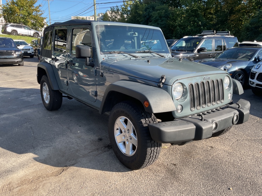 Used 2015 Jeep Wrangler Unlimited in Waterbury, Connecticut | Jim Juliani Motors. Waterbury, Connecticut