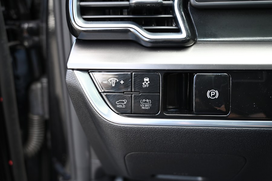 2023 Kia Sportage Hybrid EX AWD, available for sale in Waterbury, Connecticut | Highline Car Connection. Waterbury, Connecticut 2023 Kia Sportage Hybrid EX AWD, available for sale in Waterbury, Connecticut | Highline Car Connection. Waterbury, Connecticut