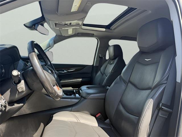 2019 Cadillac Escalade Luxury, available for sale in Stratford, Connecticut | Wiz Leasing Inc. Stratford, Connecticut 2019 Cadillac Escalade Luxury, available for sale in Stratford, Connecticut | Wiz Leasing Inc. Stratford, Connecticut