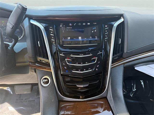 2019 Cadillac Escalade Luxury, available for sale in Stratford, Connecticut | Wiz Leasing Inc. Stratford, Connecticut 2019 Cadillac Escalade Luxury, available for sale in Stratford, Connecticut | Wiz Leasing Inc. Stratford, Connecticut