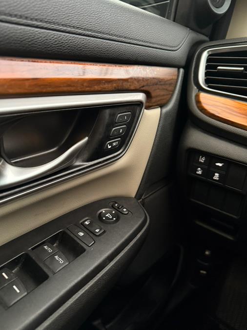 2018 Honda CR-V Touring AWD, available for sale in Shelton, Connecticut | Center Motorsports LLC. Shelton, Connecticut 2018 Honda CR-V Touring AWD, available for sale in Shelton, Connecticut | Center Motorsports LLC. Shelton, Connecticut