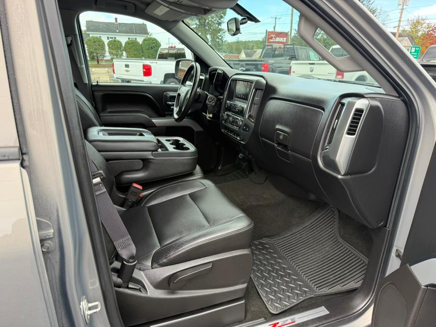 2017 Chevrolet Silverado 1500 4WD Double Cab 143.5" LT w/2LT, available for sale in Southwick, Massachusetts | Country Auto Sales. Southwick, Massachusetts 2017 Chevrolet Silverado 1500 4WD Double Cab 143.5" LT w/2LT, available for sale in Southwick, Massachusetts | Country Auto Sales. Southwick, Massachusetts