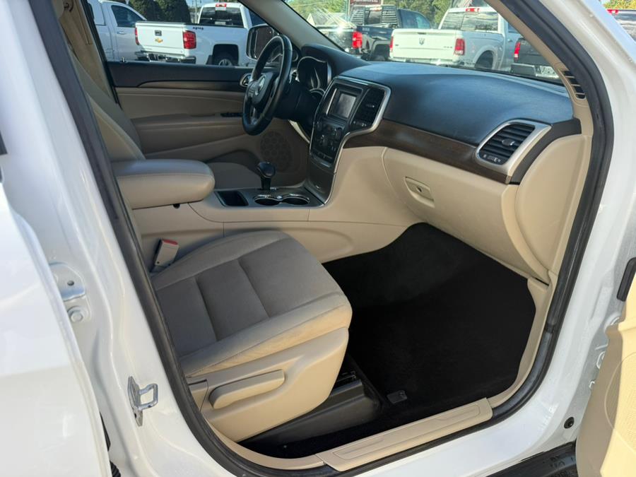 2014 Jeep Grand Cherokee 4WD 4dr Laredo, available for sale in Southwick, Massachusetts | Country Auto Sales. Southwick, Massachusetts 2014 Jeep Grand Cherokee 4WD 4dr Laredo, available for sale in Southwick, Massachusetts | Country Auto Sales. Southwick, Massachusetts