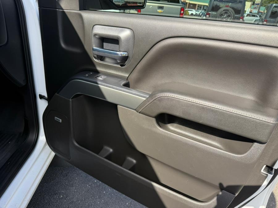 2018 Chevrolet Silverado 1500 4WD Crew Cab 143.5" LT w/1LT, available for sale in Southwick, Massachusetts | Country Auto Sales. Southwick, Massachusetts 2018 Chevrolet Silverado 1500 4WD Crew Cab 143.5" LT w/1LT, available for sale in Southwick, Massachusetts | Country Auto Sales. Southwick, Massachusetts