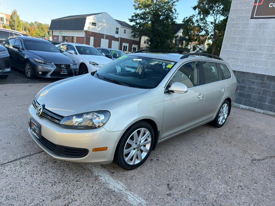 2013 Volkswagen Jetta SportWagen TDI photo 2