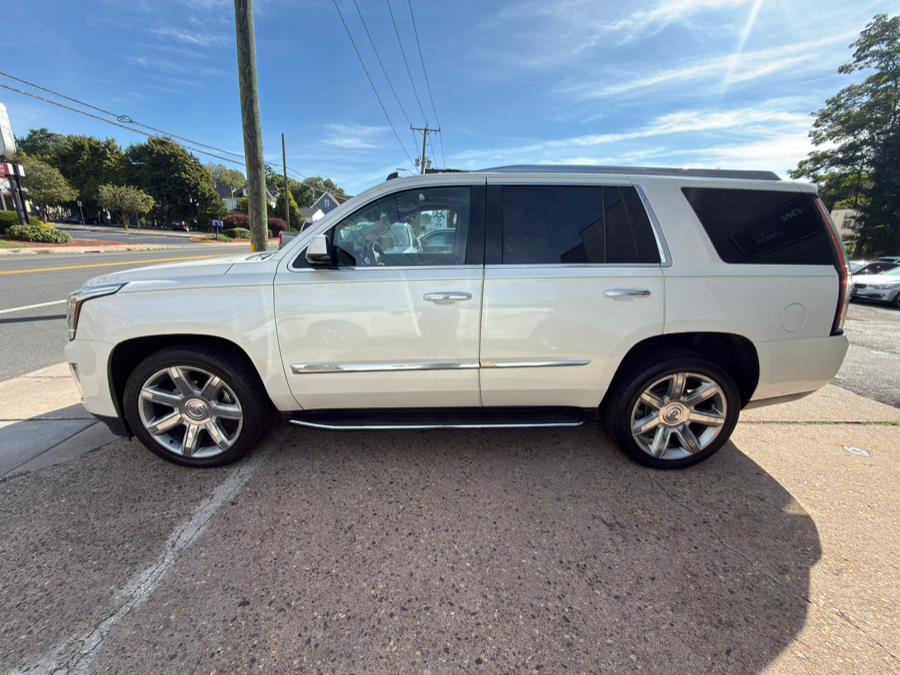2015 Cadillac Escalade Luxury photo 4