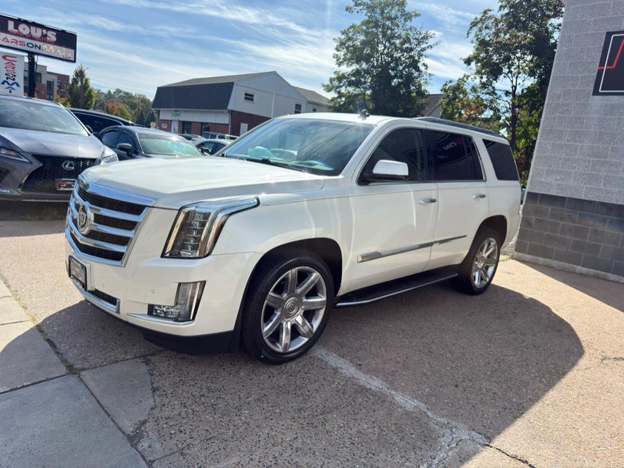 2015 Cadillac Escalade Luxury photo 3