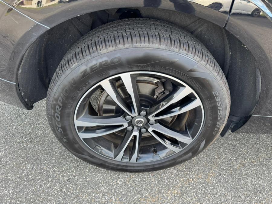 2018 Volvo XC60 T6 Momentum photo 9