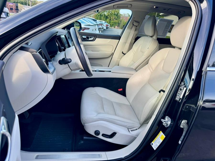 2018 Volvo XC60 T6 Momentum photo 13