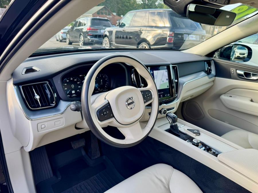 2018 Volvo XC60 T6 Momentum photo 14