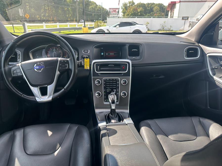 2016 Volvo V60 T5 Premier photo 10